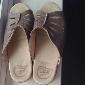 Dansko Leather 37 Brown Slip-On Sandals